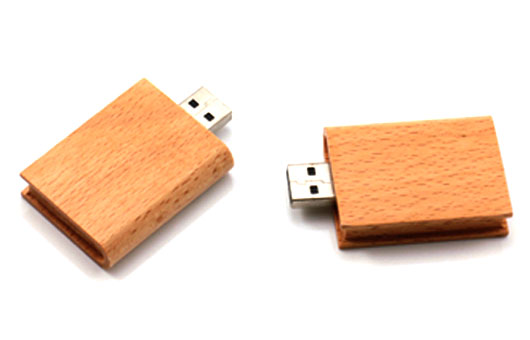 Leseni USB ključek